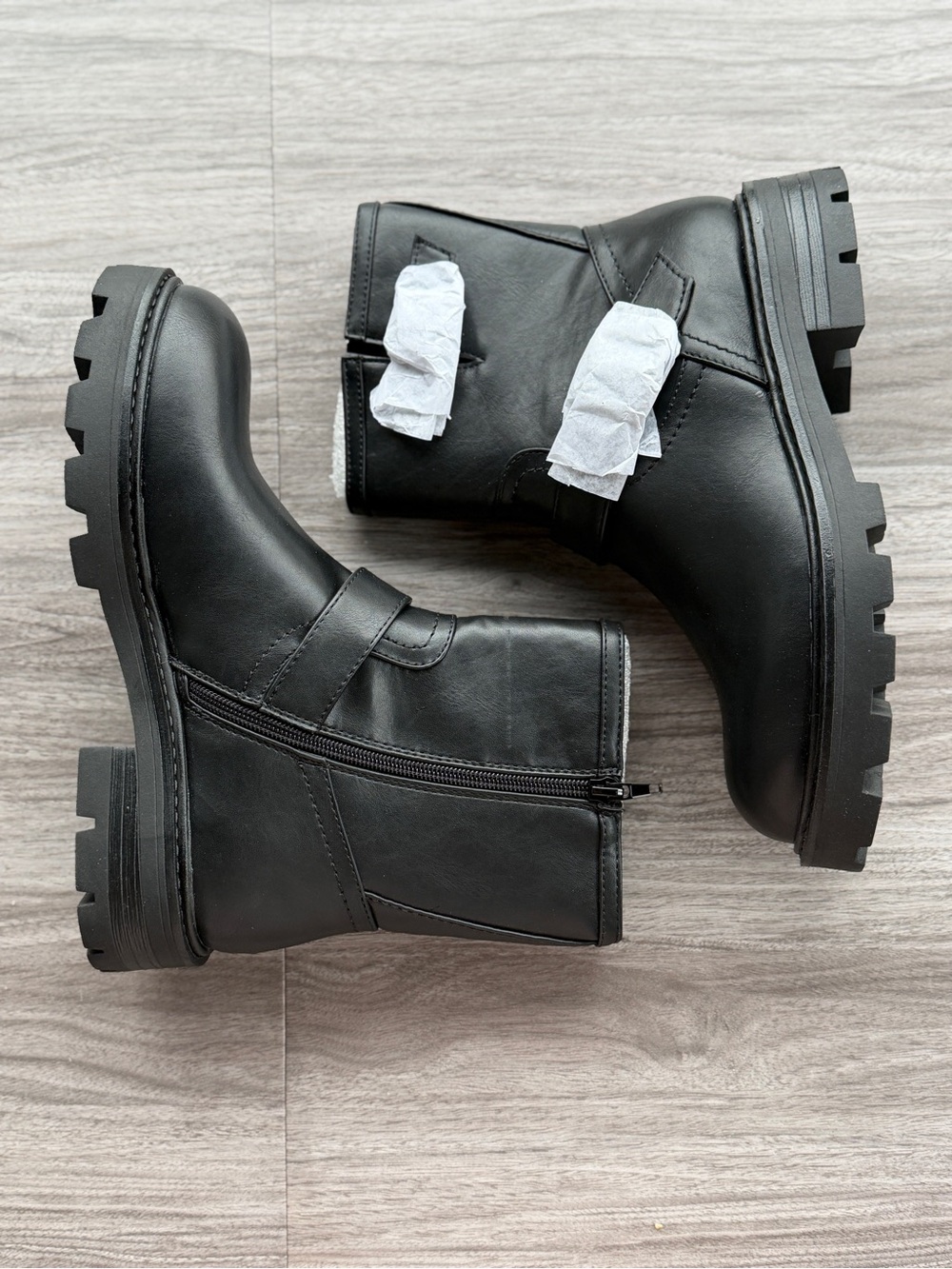 Madden Girl Fareway Black Paris Buckle Moto Boots Lug Sole Ankle Womens Size 8.5 - Picture 4 of 12